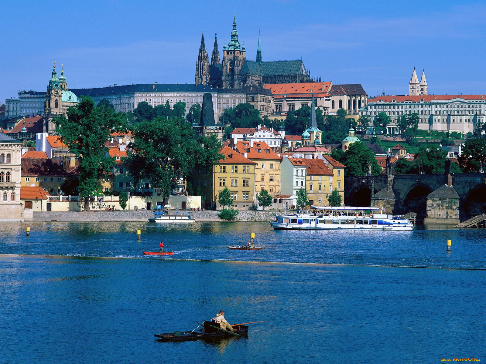 sightseeing, by, river, prague, czech, republic, 